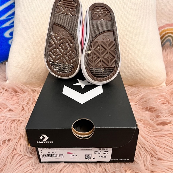 Pink Converse - Picture 7 of 7